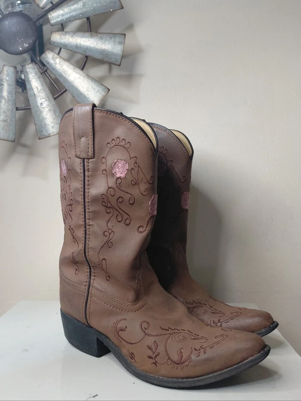 Shyanne Brown Western Rose Embroidered Mid-Calf Boots Size 5 Cowgirl Boots